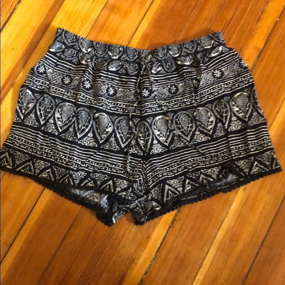 Hollister patterned shorts- size M